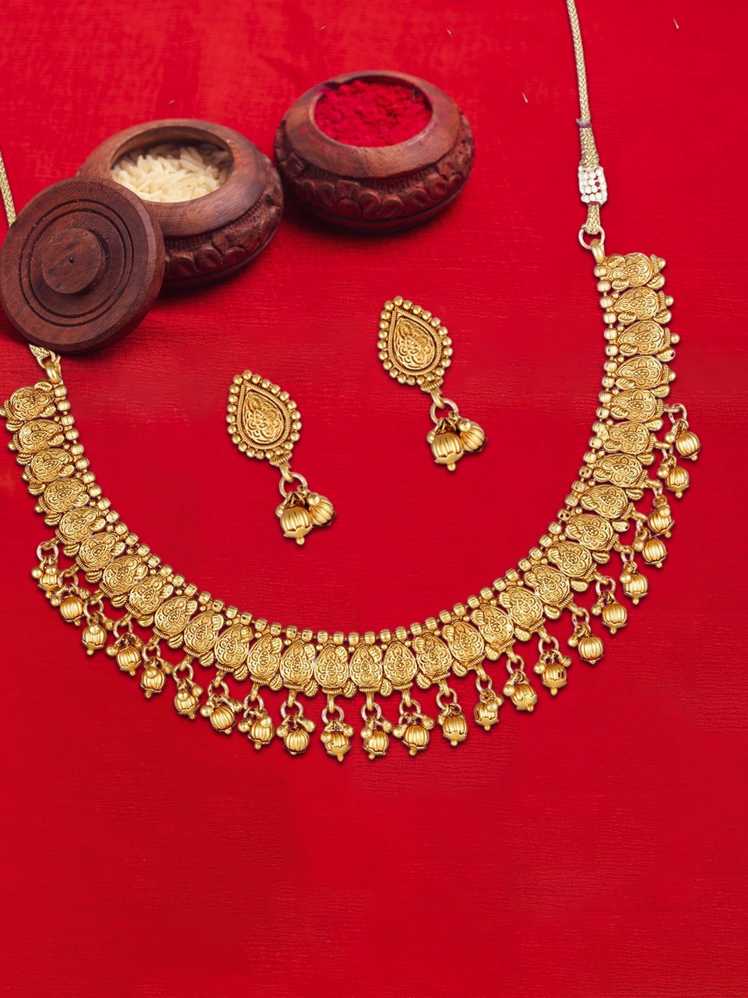 

Anouk Gold-Plated Beaded Necklace and Earrings Set