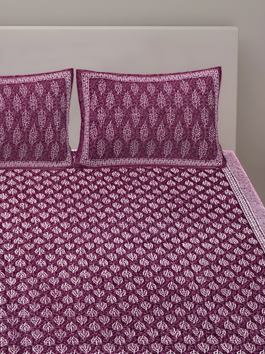 

VANI E Purple & White Ethnic Motifs 250 TC King Bedsheet with 2 Pillow Covers