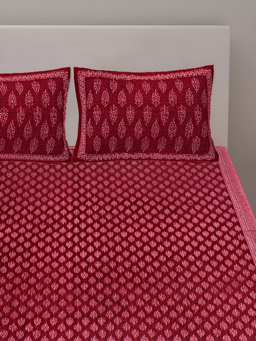 

VANI E Maroon & White Floral 250 TC King Bedsheet with 2 Pillow Covers