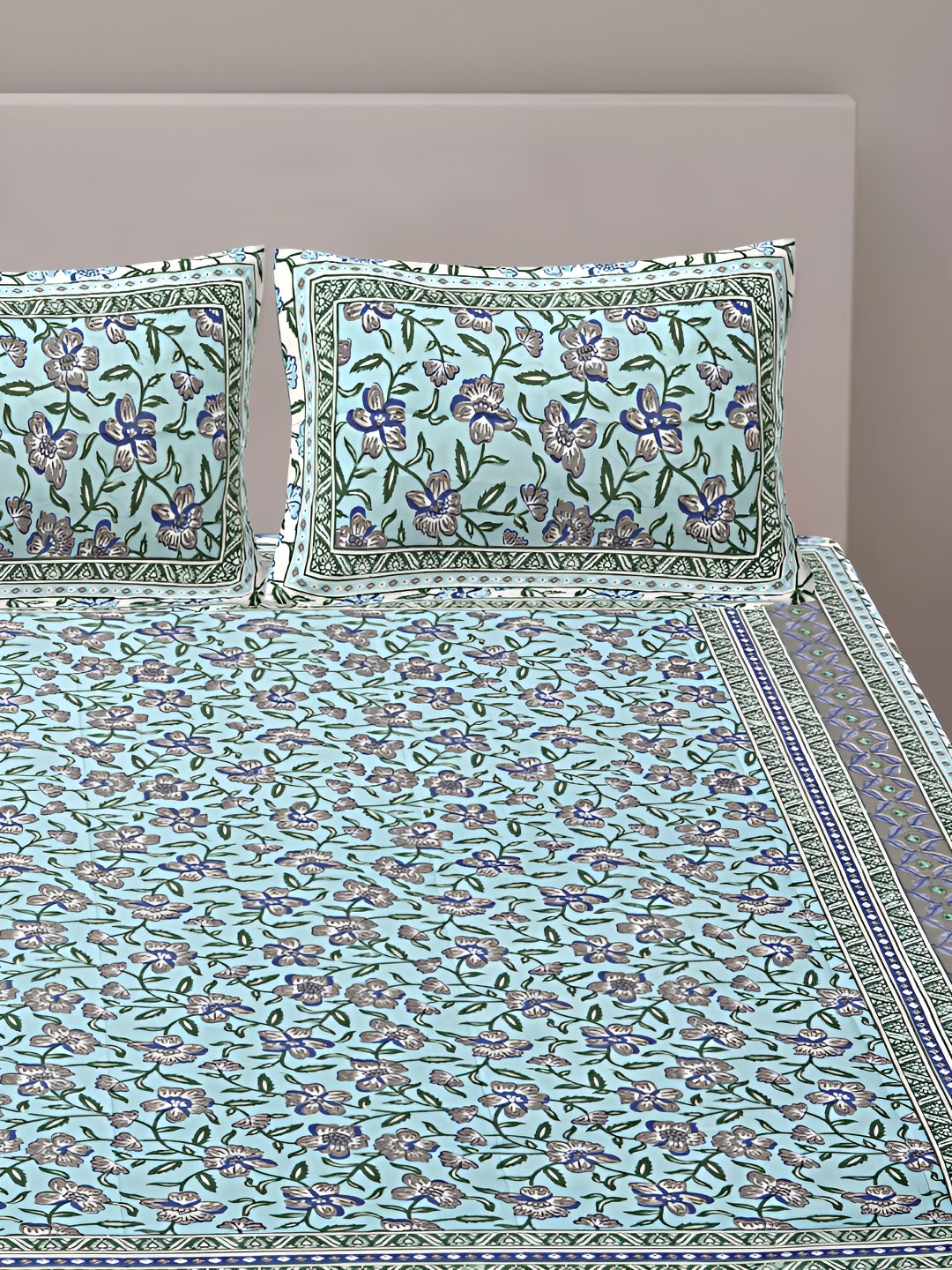 

VANI E Blue & White Floral 250 TC King Bedsheet with 2 Pillow Covers