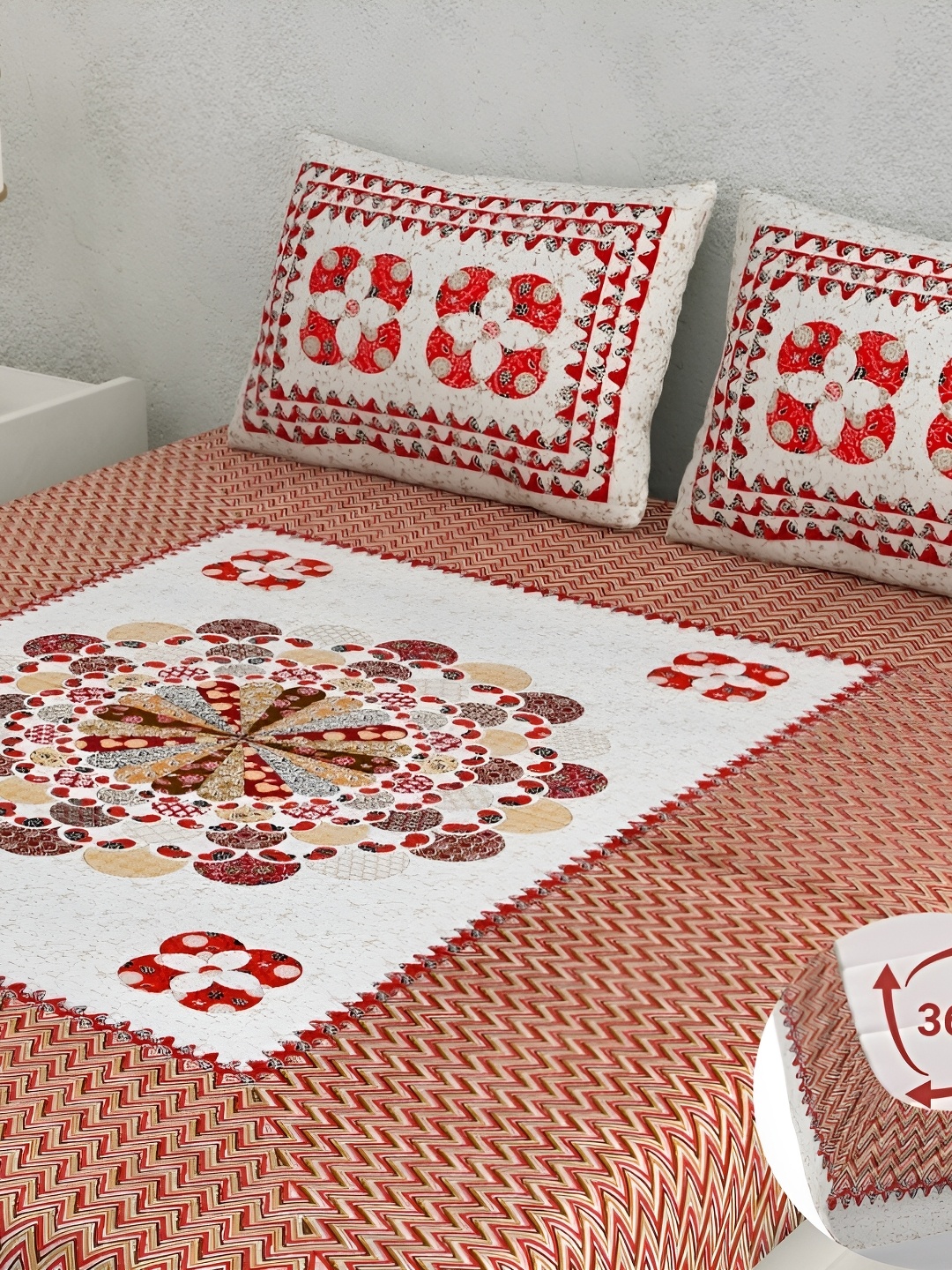 

CLOTHOLOGY Red & White Ethnic Motifs 180 TC Fitted King Bedsheet Set