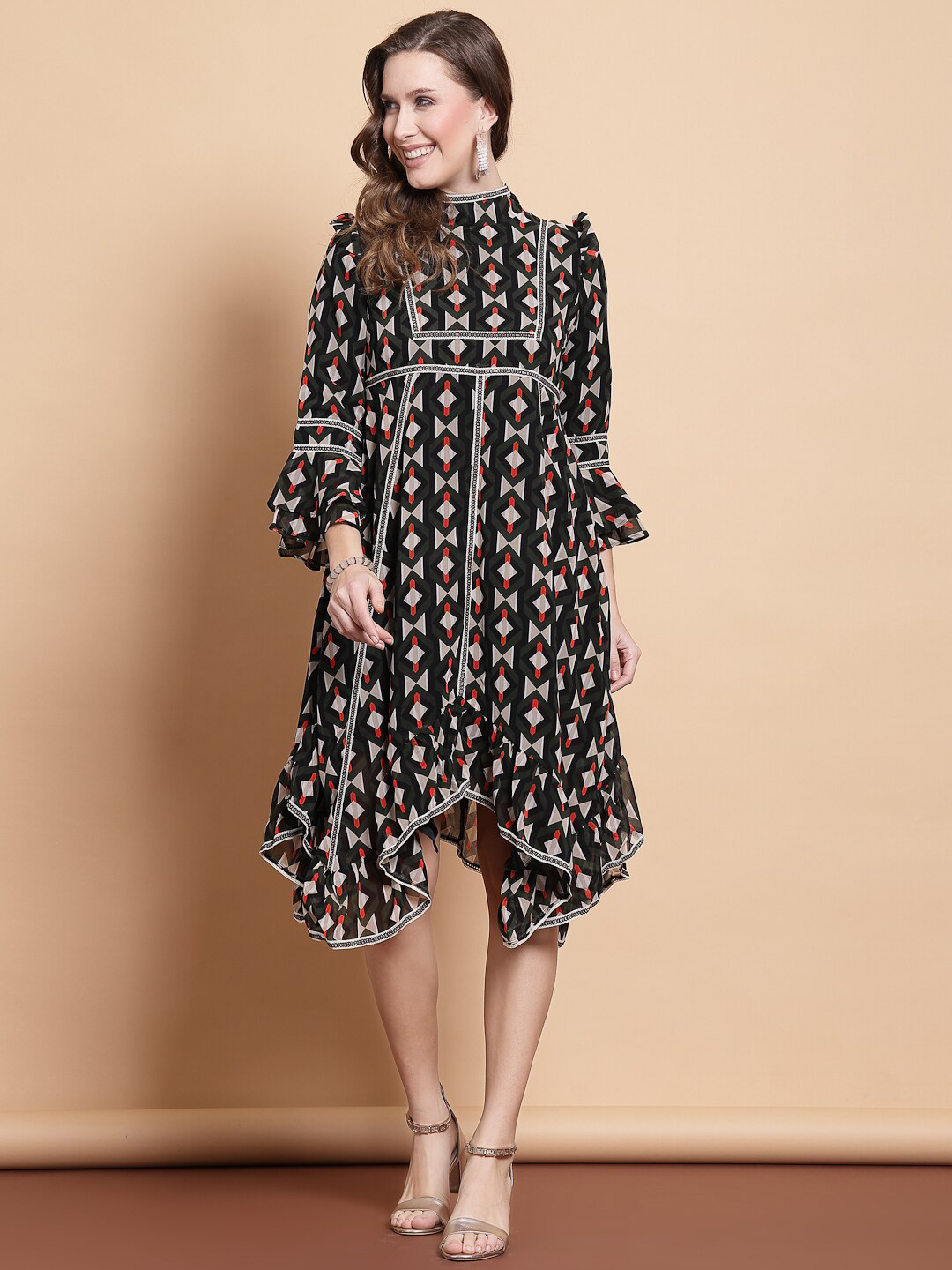 

Chanira La Parezza Floral Printed Bell Sleeves A-Line Midi Dress, Black