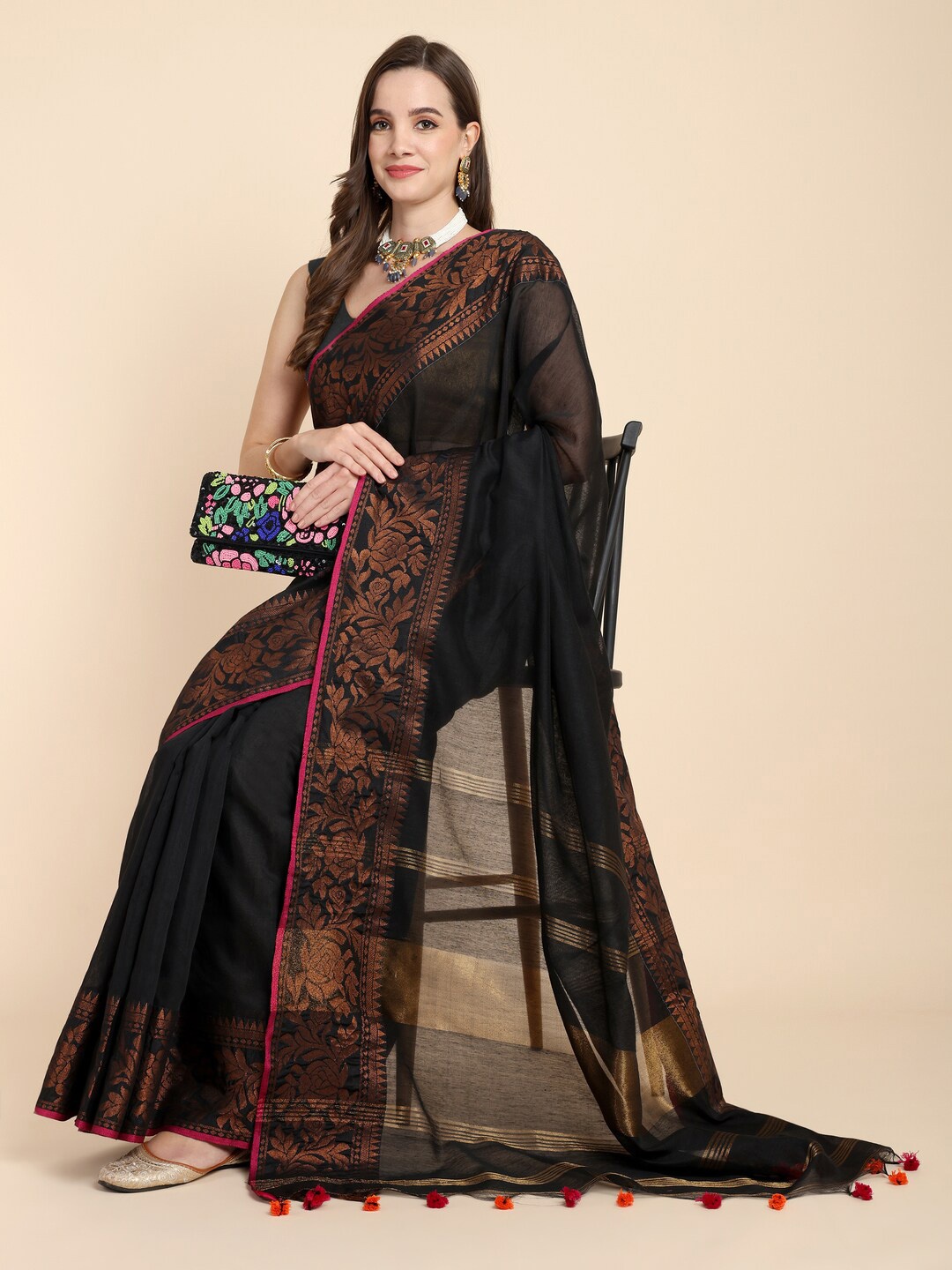 

Bong ButiQ Ethnic Motifs Zari Silk Cotton Maheshwari Saree, Black