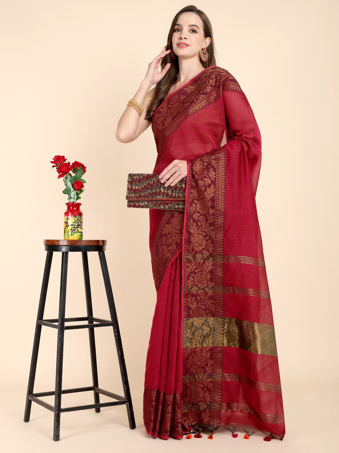 

Bong ButiQ Ethnic Motifs Zari Silk Cotton Maheshwari Saree, Red