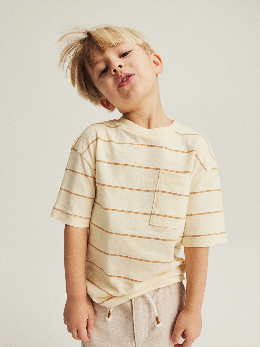 

H&M Boys Cotton Chest-Pocket T-Shirt, Beige