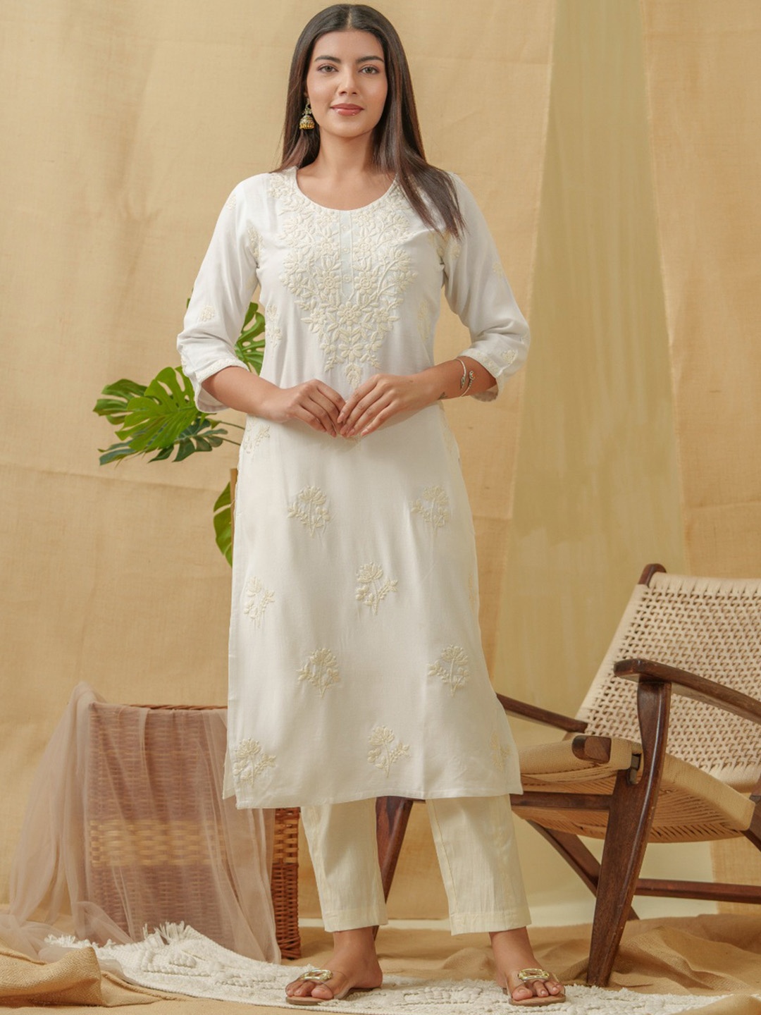 

Sangria Ethnic Motifs Embroidered Straight Kurta, White