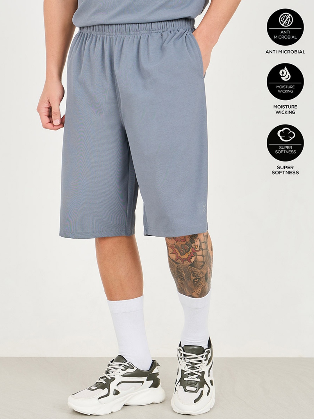 

Styli Men Micro Pique Knit Reflective Logo Oversized Training Shorts, Grey