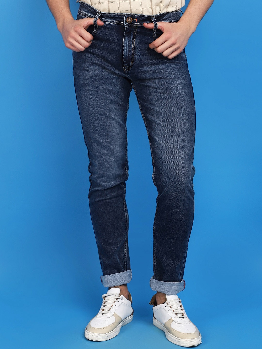 

V-Mart Men Slim Fit Clean Look Light Fade Jeans, Blue