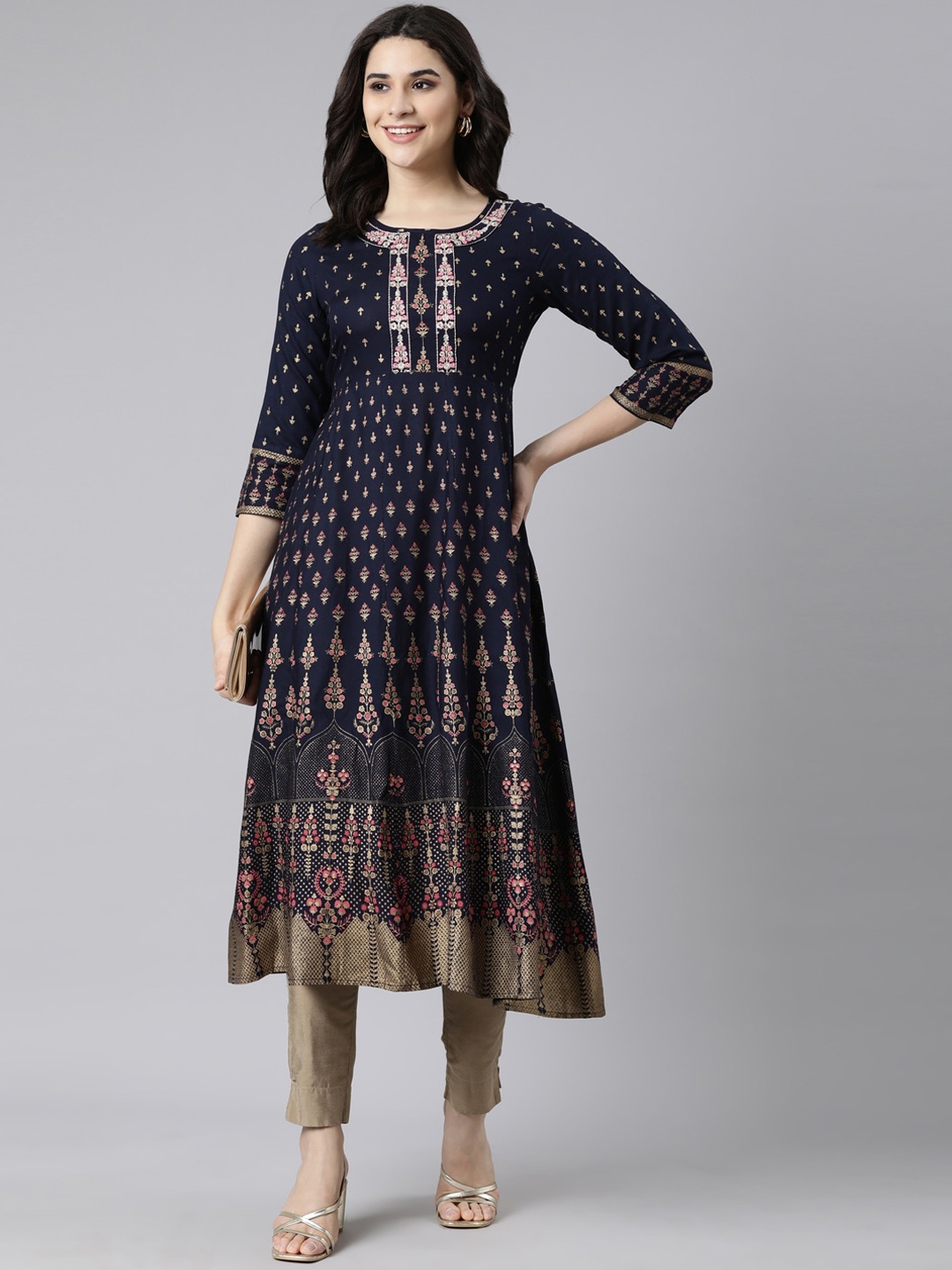 

Souchii Paisley Yoke Design Flared Sleeves Grandeur & Majestic Artwork Anarkali Kurta, Navy blue