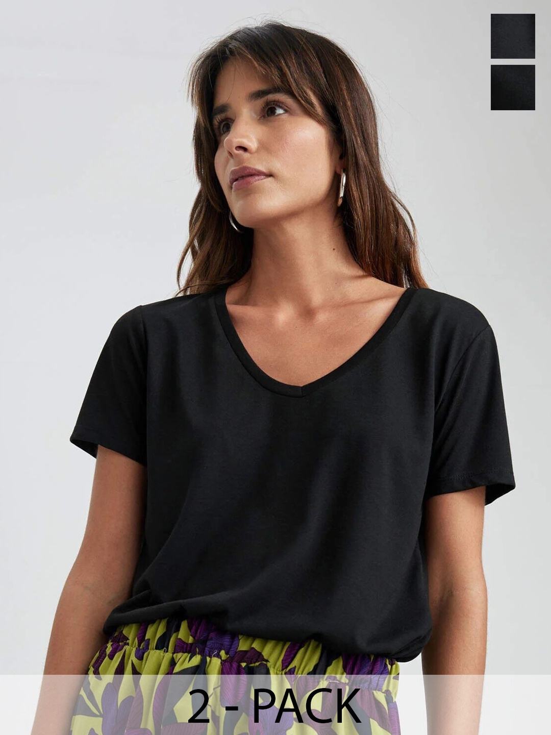 

COLOR CAPITAL Pack Of 2 V-Neck Relaxed Fit T-shirt, Black