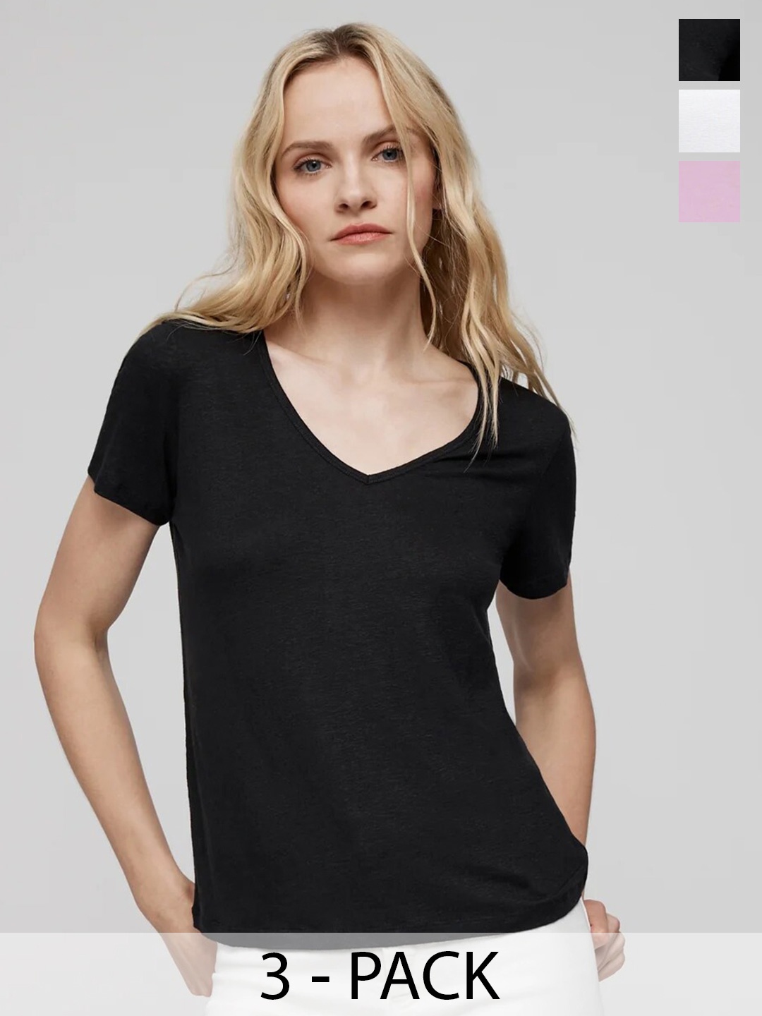 

COLOR CAPITAL Pack Of 3 V-Neck Short Sleeves Relaxed Fit T-shirts, Black