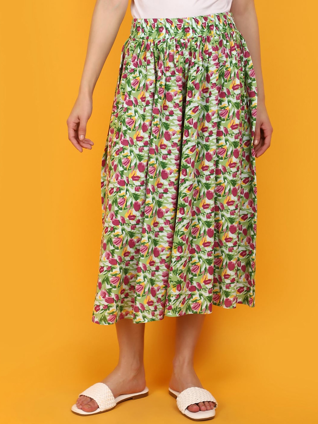 

V-Mart Floral Printed Cotton Capris, Green