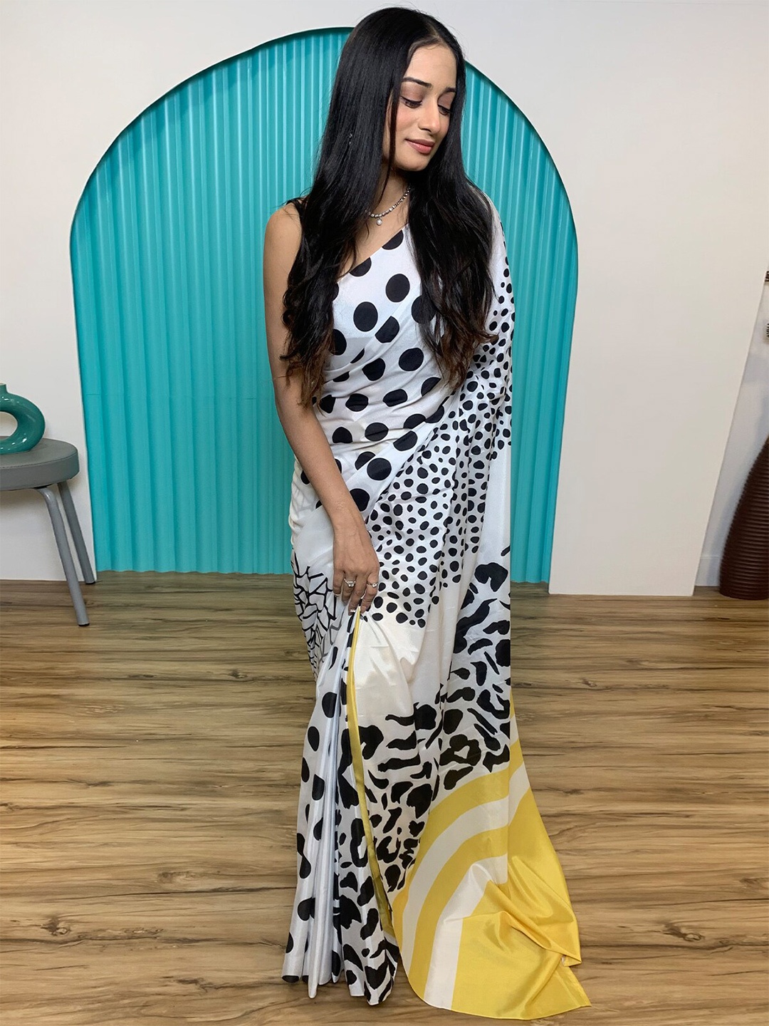 

ODETTE Printed Ready To Wear Satin Saree, White