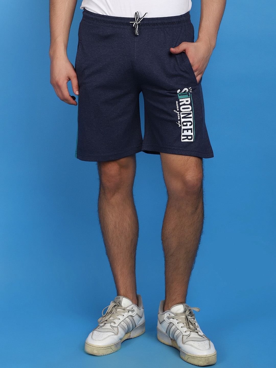 

V-Mart Men Colourblocked Sports Shorts, Blue