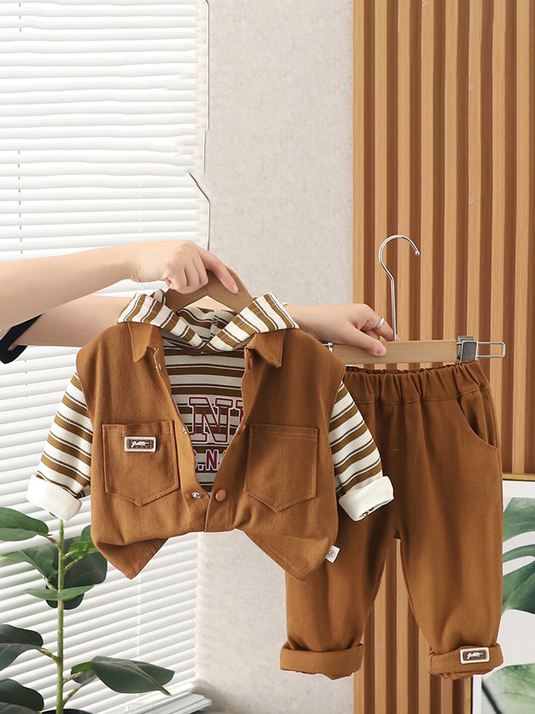

INCLUD Boys Striped Pure Cotton Sweatshirt with Sleeveless Jacket & Trousers, Brown