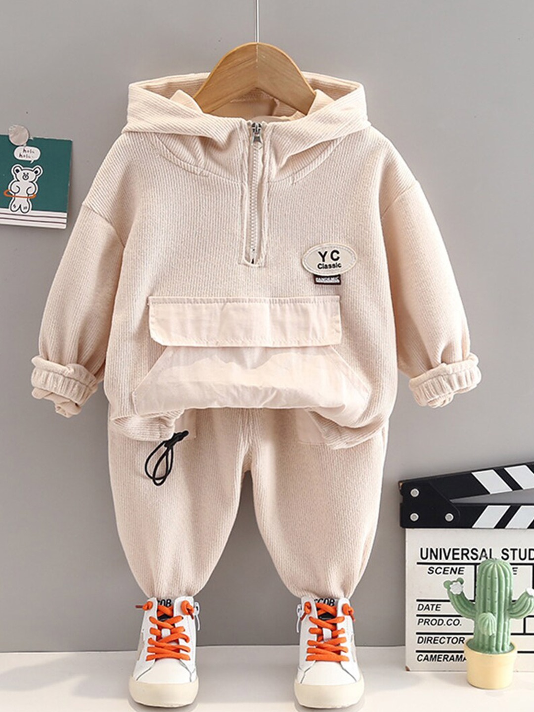 

INCLUD Boys Hooded Corduroy Sweatshirt With Trousers, Off white