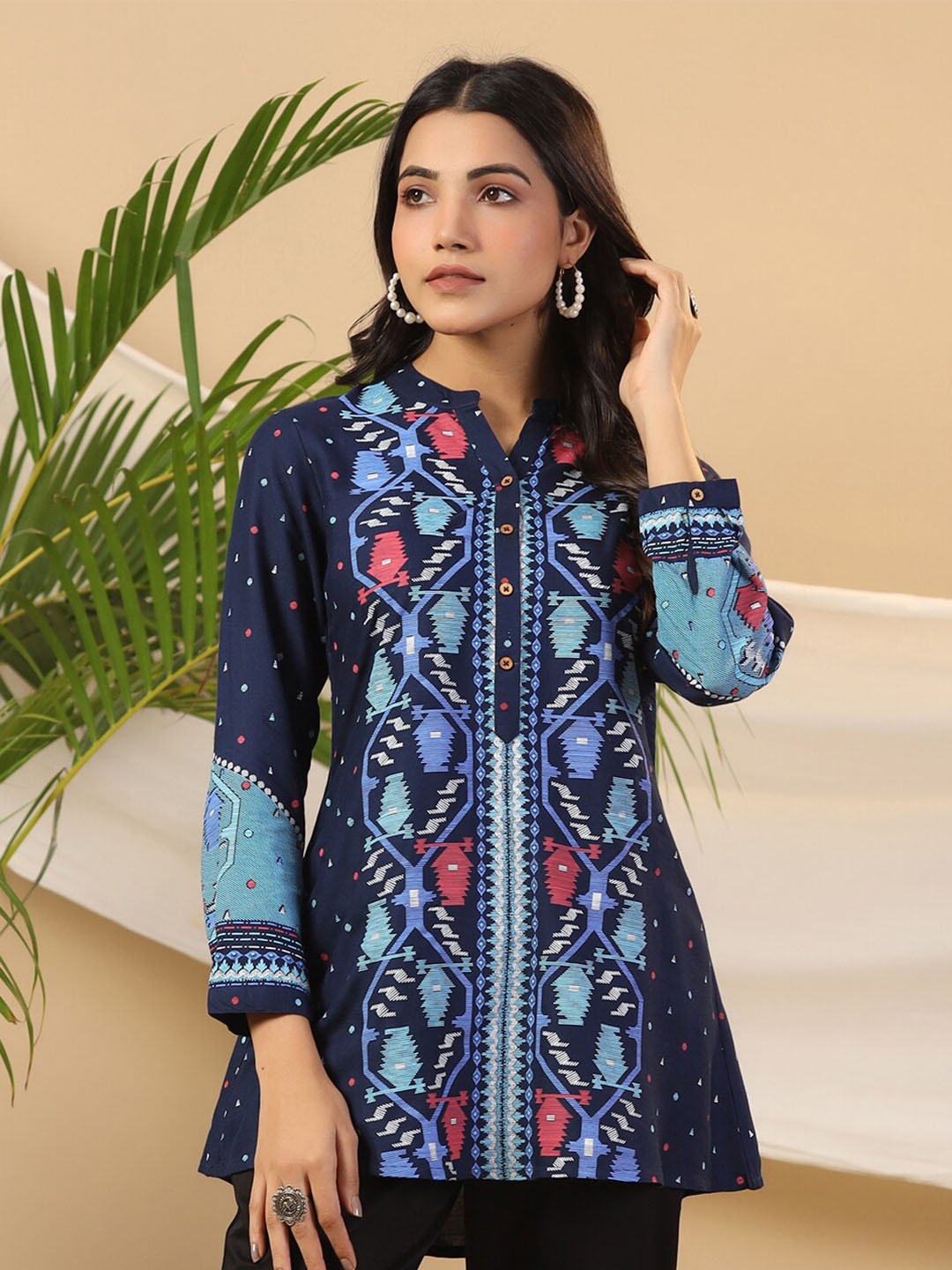 

Juniper Liva Ethnic Motifs Printed Mandarin Collar Long Sleeves Tunic, Navy blue