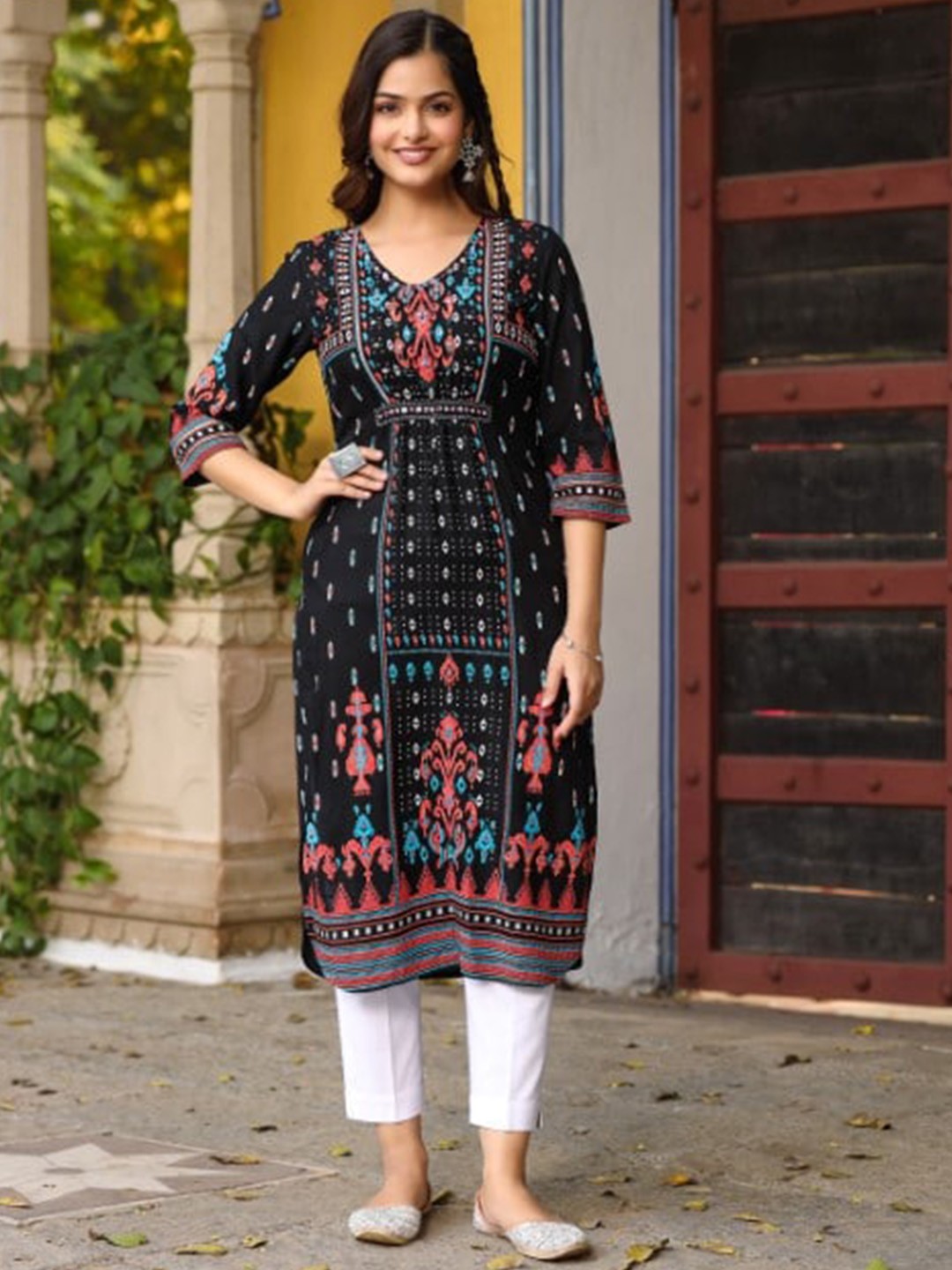 

Juniper V-Neck Three Quarter Sleeves Printed Kurta, Black