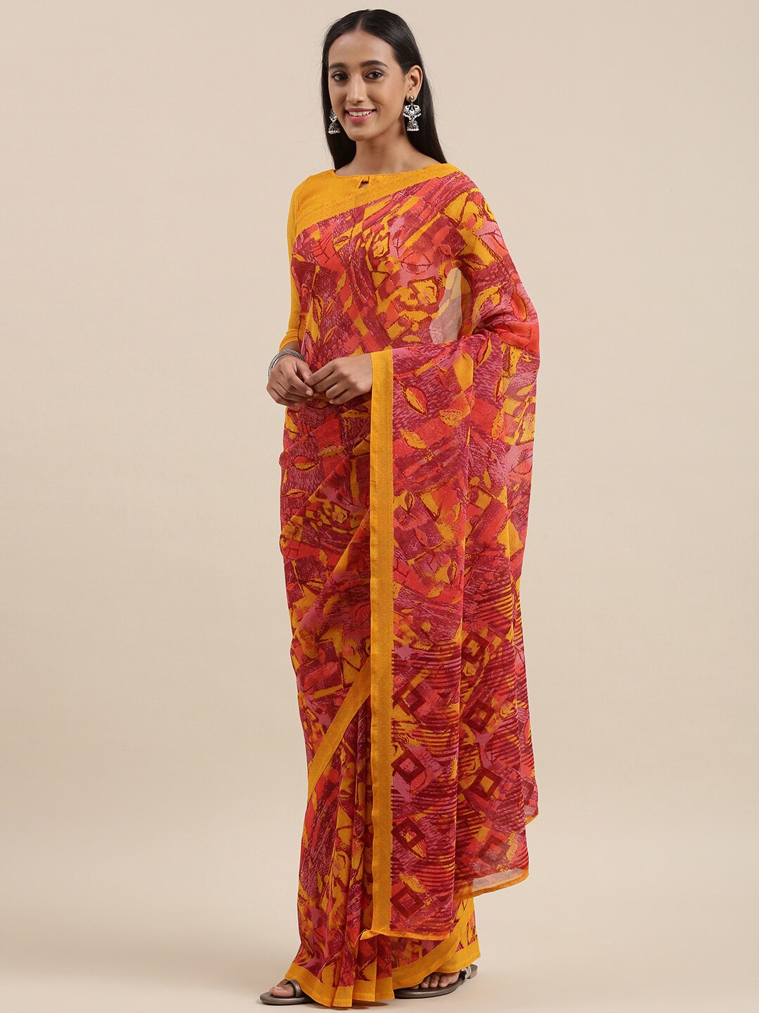 

HRITIKA Geometric Printed Saree, Red
