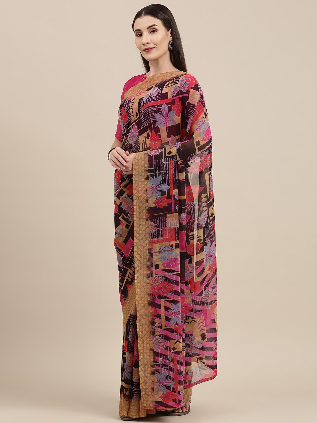 

HRITIKA Geometric Printed Saree, Black