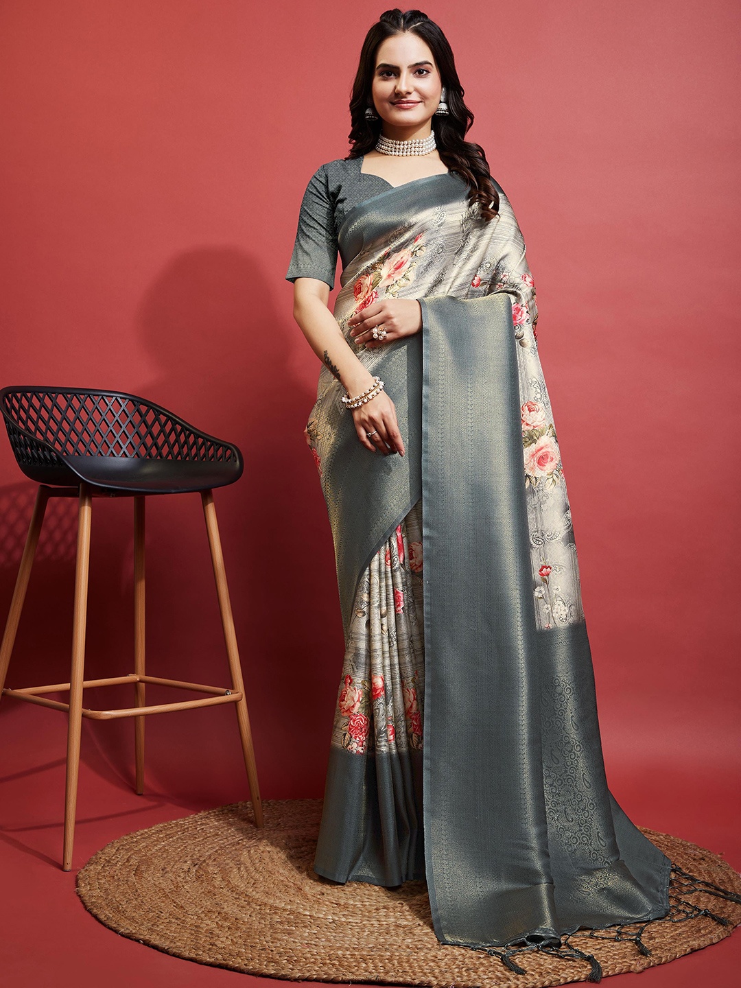 

Saree Exotica Floral Zari Pure Silk Banarasi Sarees, Grey