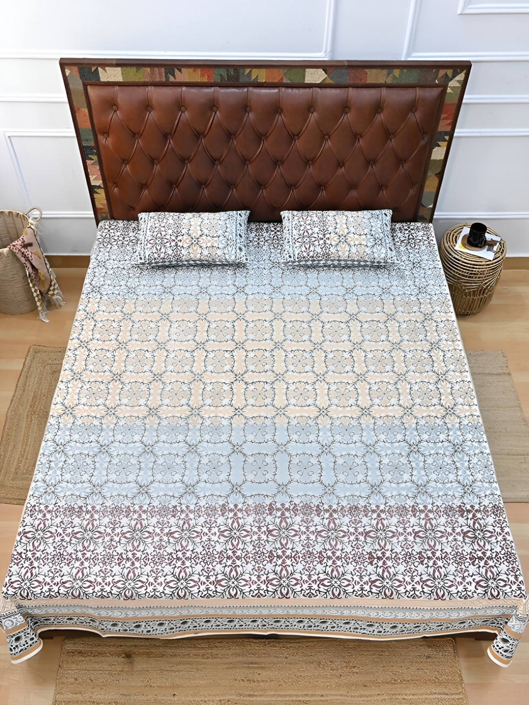 

Art Avenue Blue & White Floral 120 TC King Cotton Bedsheet with 2 Pillow Covers