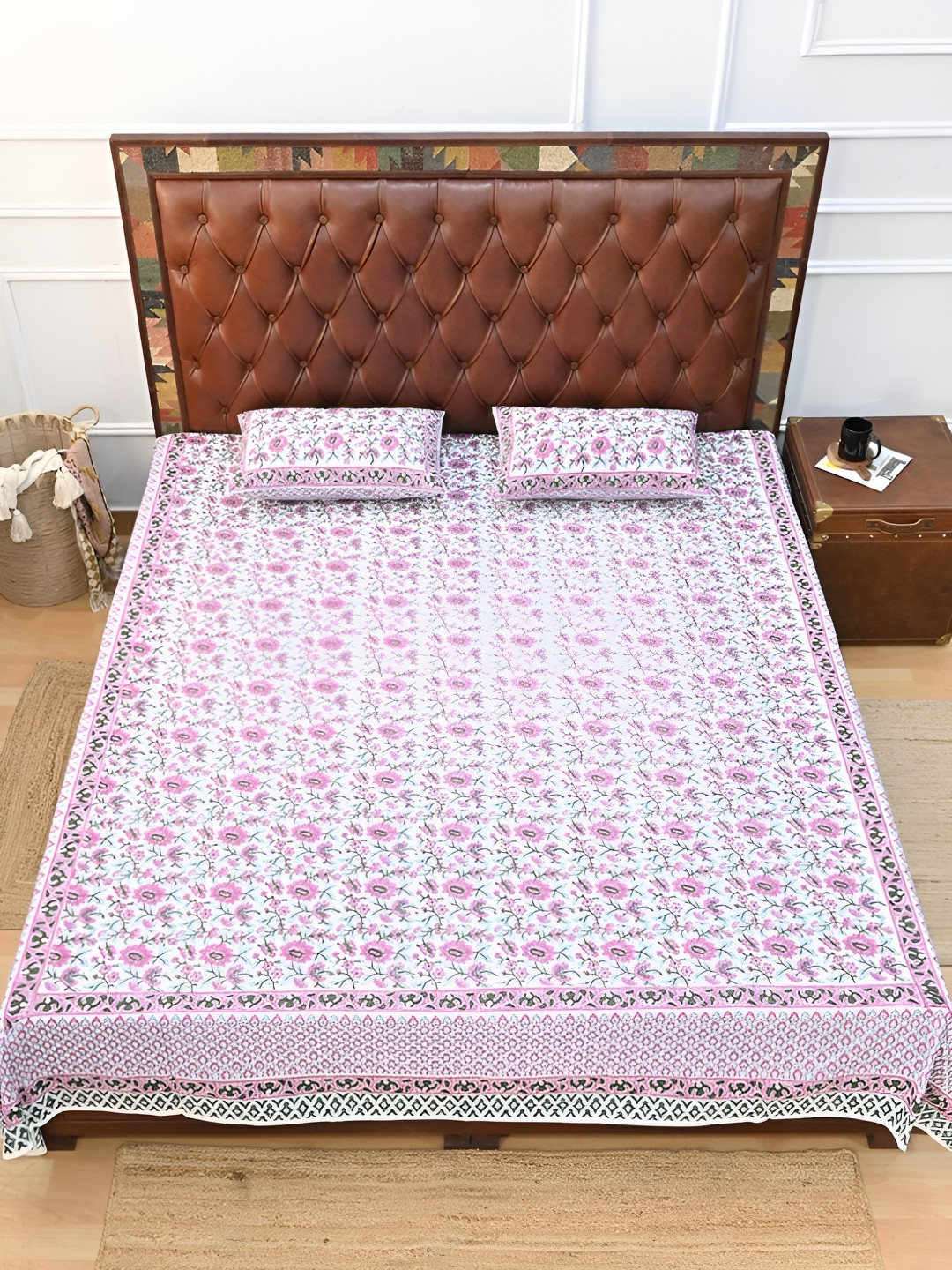 

Art Avenue White & Green Ethnic Motifs 120 TC Queen Cotton Bedsheet with 2 Pillow Covers