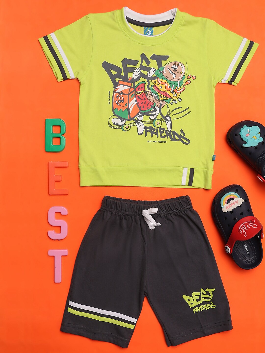 

V-Mart Boys Printed Pure Cotton T-shirt with Shorts, Green