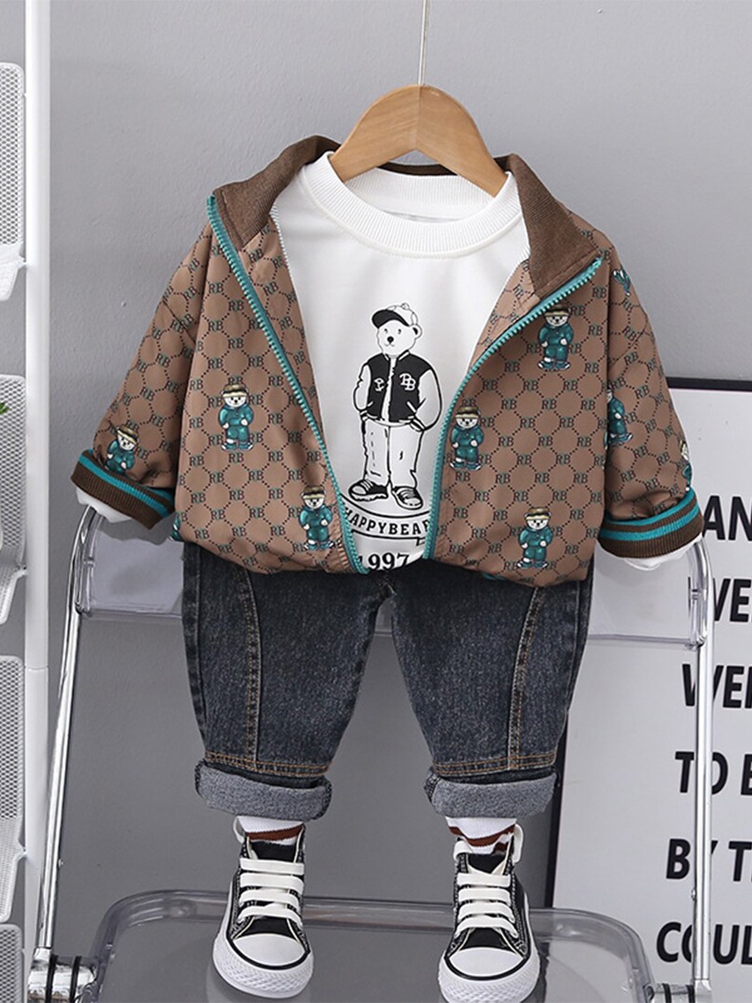 

INCLUD Boys Printed T-shirt With Trousers, Brown