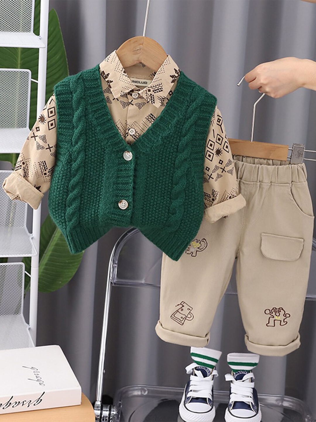 

INCLUD Infant Boys Printed Shirt with Sweater And Trousers, Green