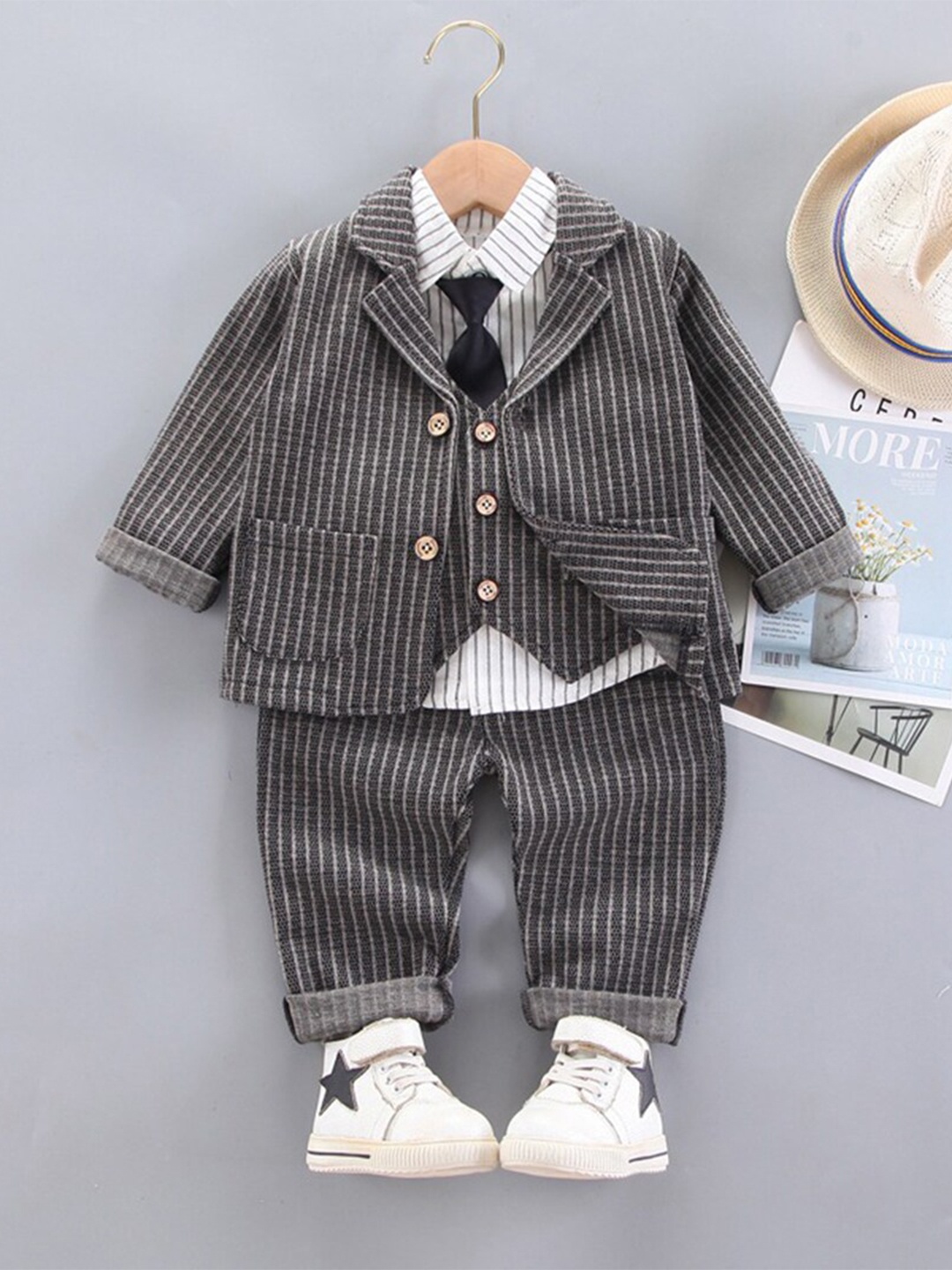 

INCLUD Boys Striped Notched Lapel Collar Single-Breasted 4 Pieces Suit, Grey