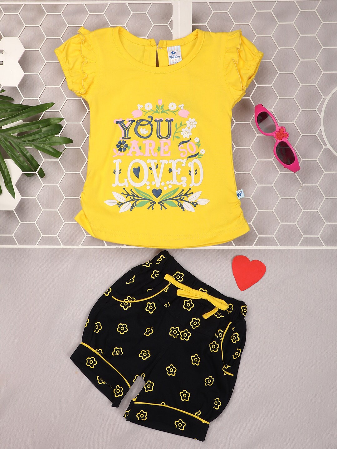 

V-Mart Infants Printed Pure Cotton Top With Shorts, Yellow