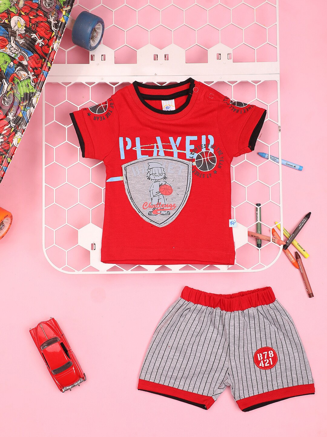 

V-Mart Infants Printed Pure Cotton T-shirt with Shorts, Red