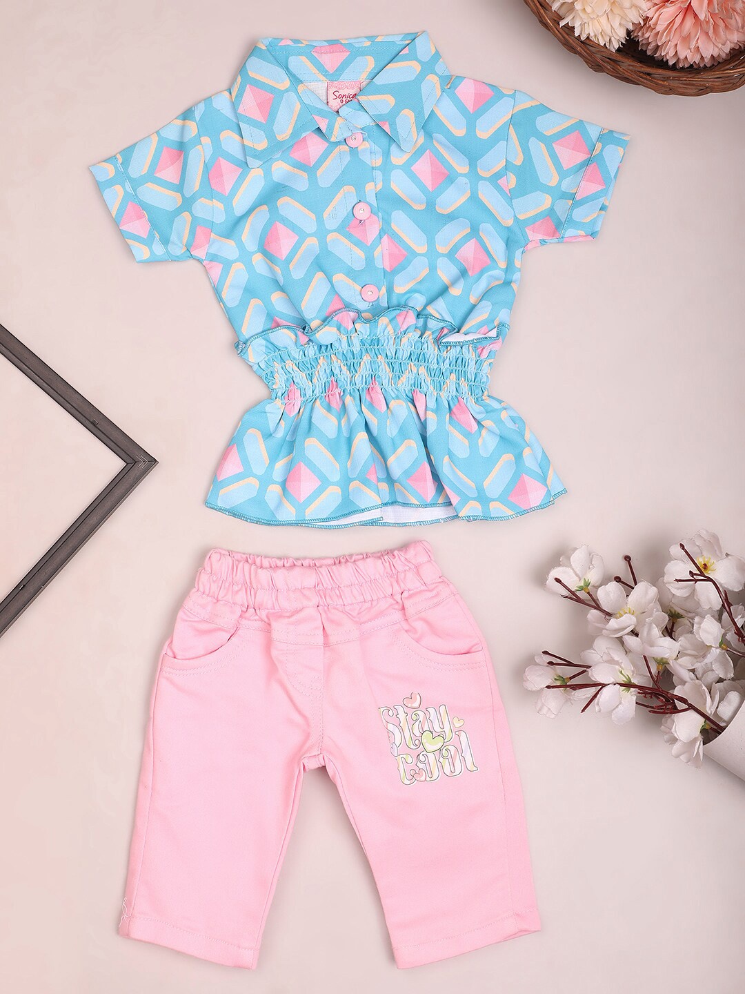 

V-Mart Infant Girls Geometric Printed Pure Cotton Top With Capris, Blue