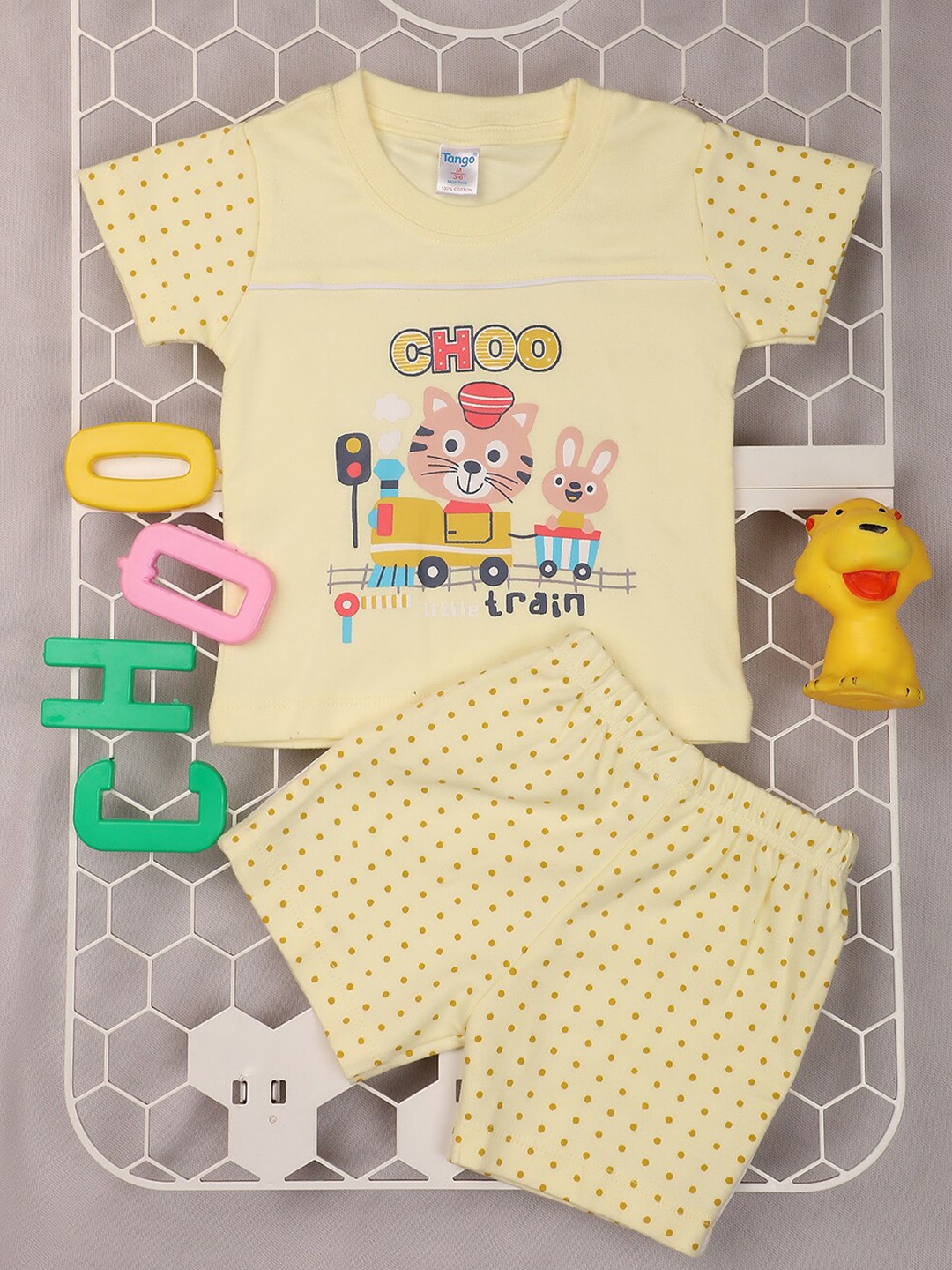 

V-Mart Infants Kids Printed Pure Cotton T-shirt With Shorts, Yellow