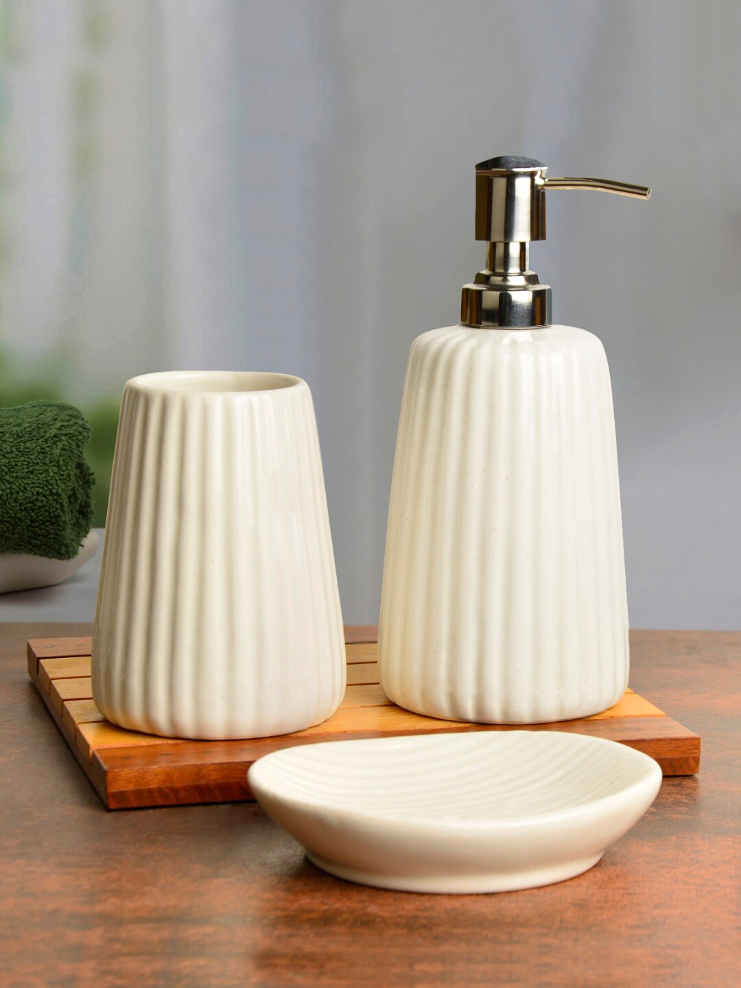 

StyleMyWay White 3 Pieces Textured Ceramic Bathroom Accessories Set