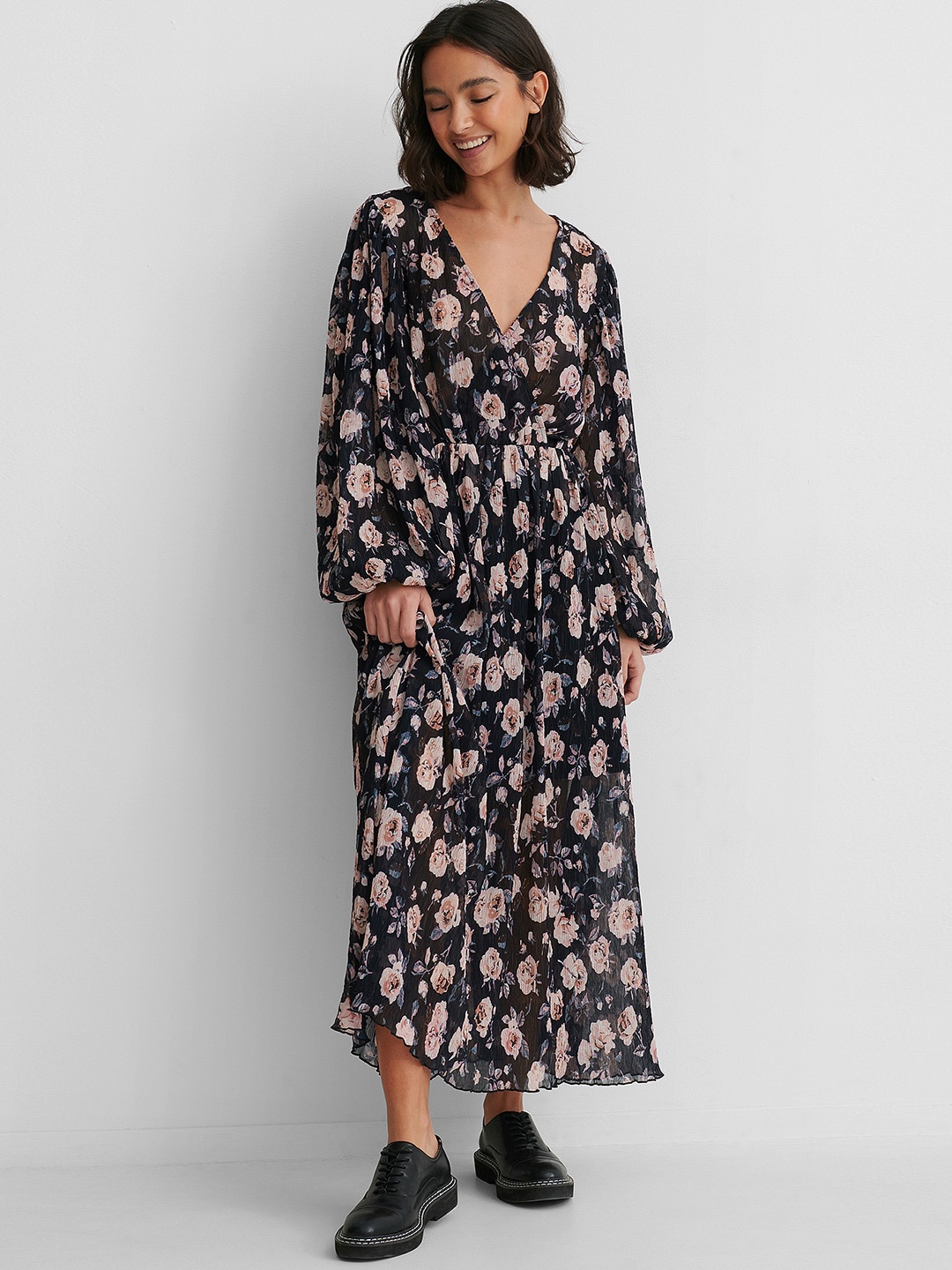 

TIRA Floral Printed V-Neck Chiffon Fit & Flare Maxi Dress, Black