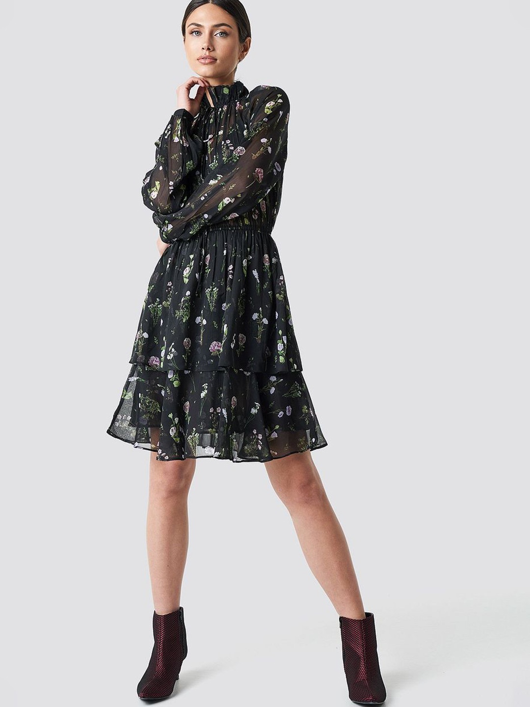 

TIRA Floral Print Tie-Up Neck Chiffon Fit & Flare Dress, Black
