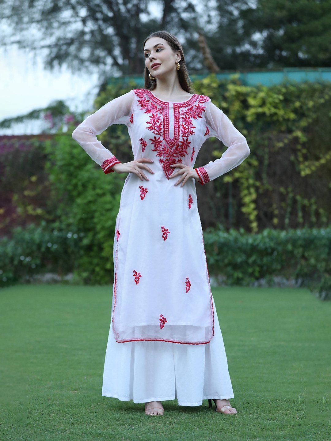 

SHADES Ethnic Motifs Embroidered Chikankari Kurta, White