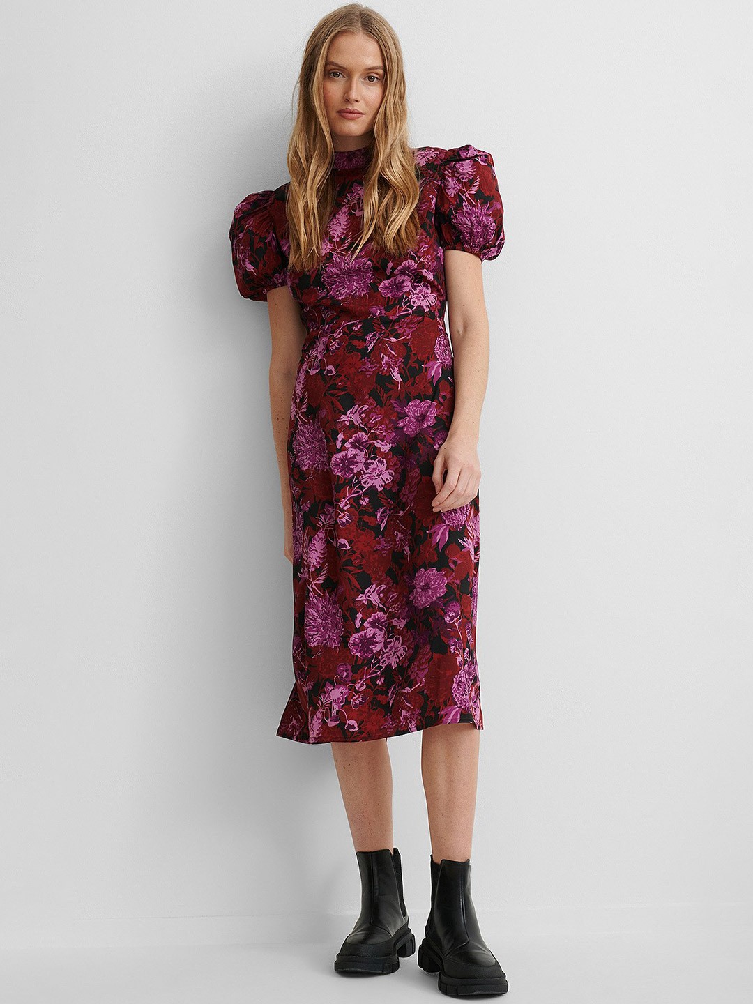 

Mitera Floral Printed Puff Sleeves Georgette Sheath Midi Dress, Pink