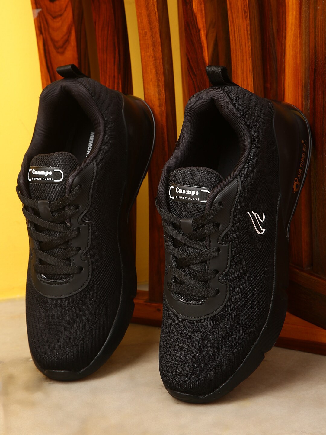 

Champs Men Lightweight Running Shoes, Black