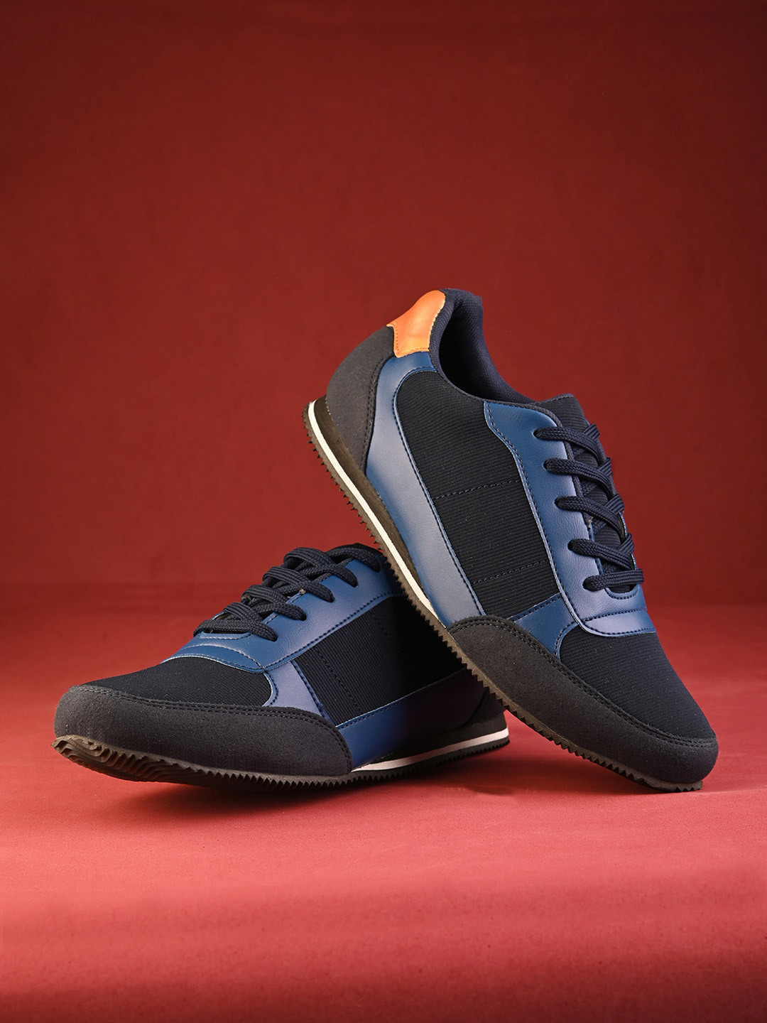 

The Roadster Lifestyle Co. Men Black Textured Comfort Insole Lace-Up Sneakers, Blue
