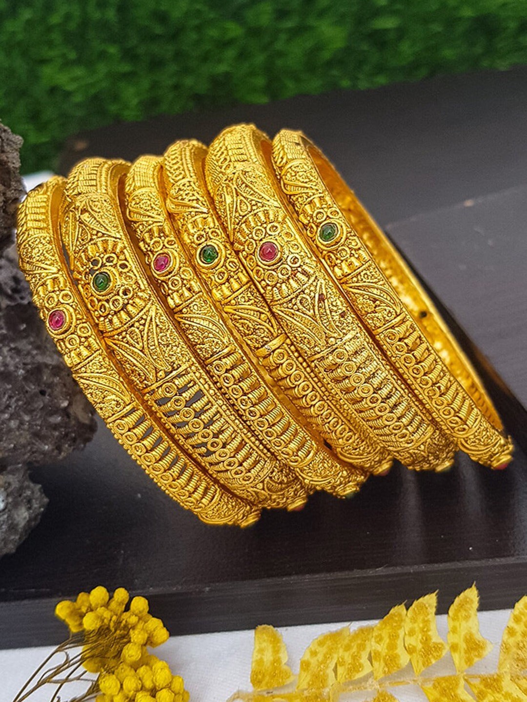 

GRIIHAM Set Of 6 Gold-Plated American Diamond-Studded Bangles