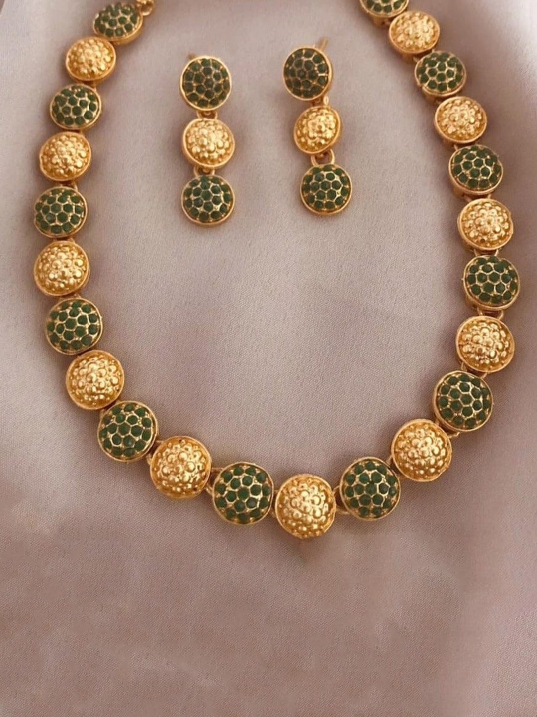 

GRIIHAM Gold-Plated AD-Studded Necklace and Earrings Set