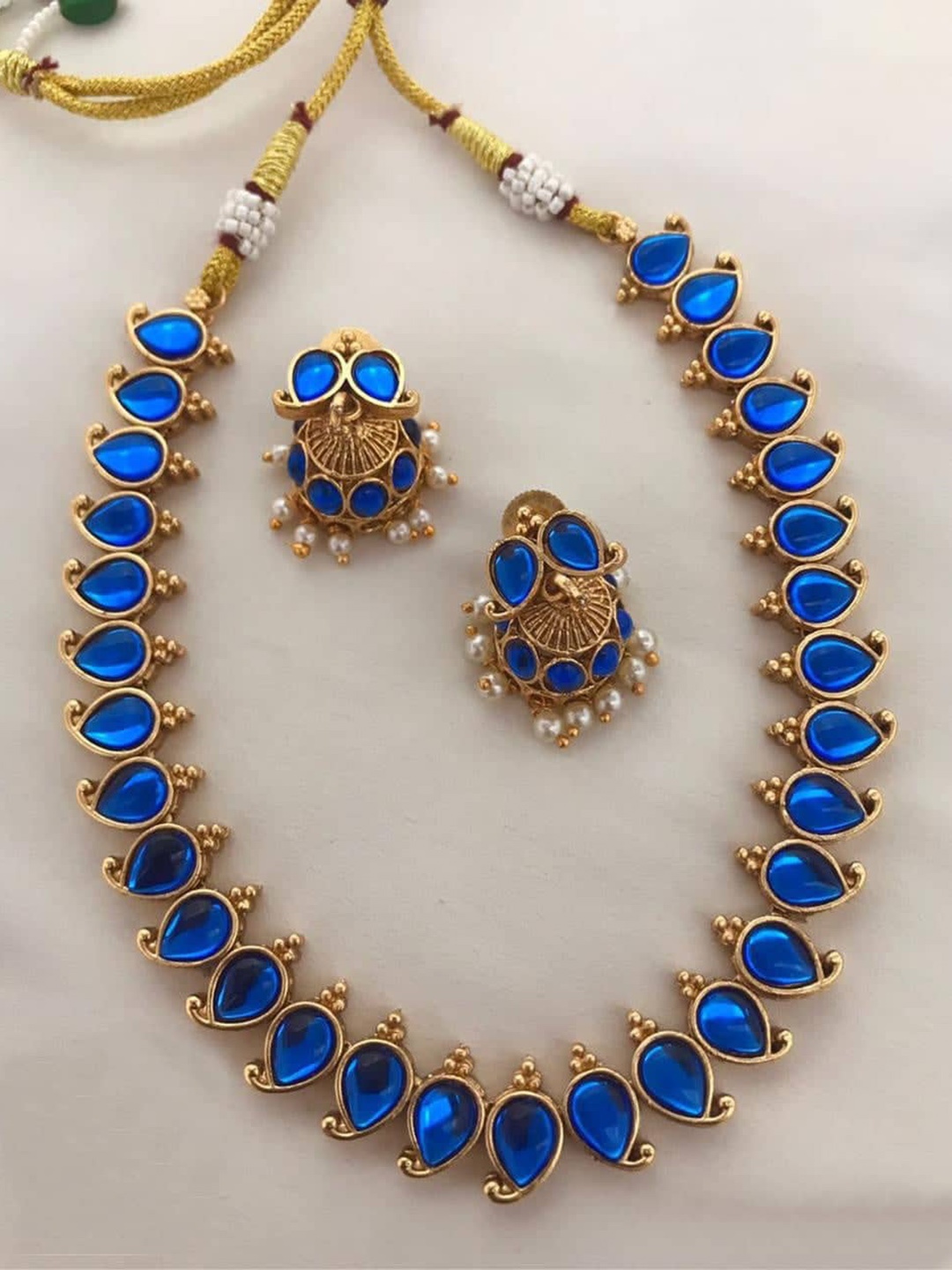 

GRIIHAM Gold-Plated Kundan-Studded Paisley-Design Jewellery Set