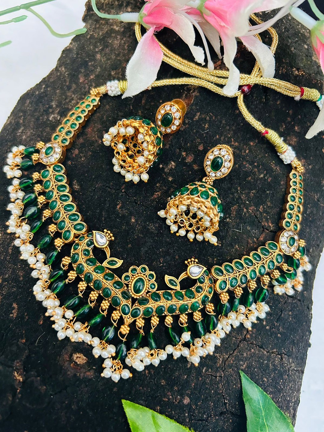 

GRIIHAM Gold Plated Stone Studded & Beaded Jewellery Set