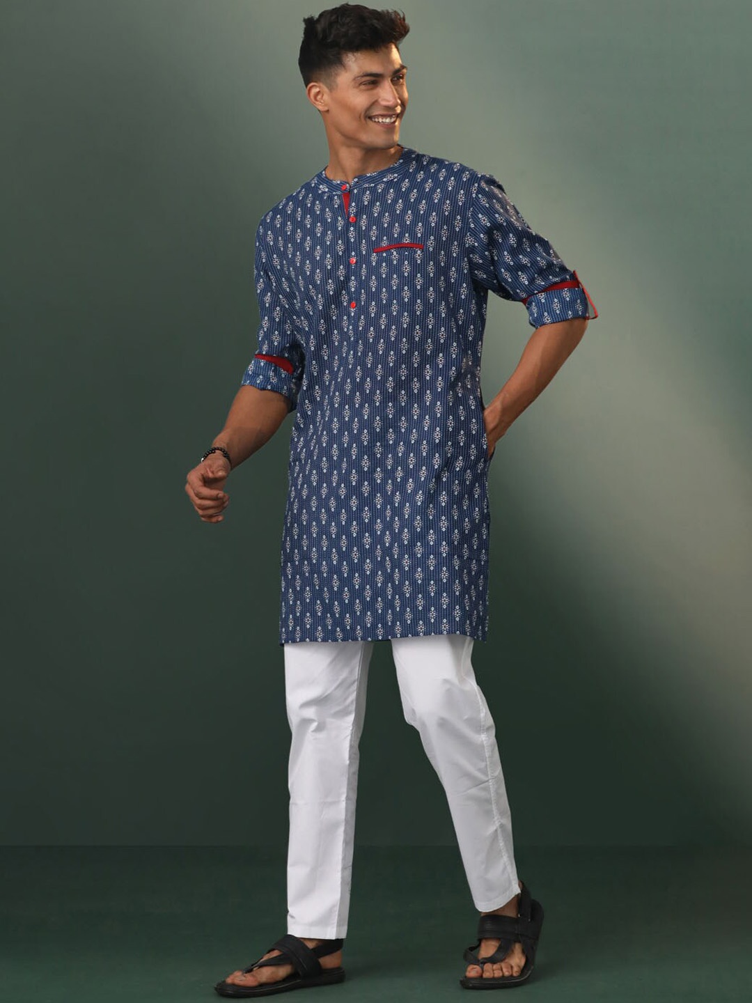 

VASTRAMAY Floral Printed Roll-Up Sleeves Kurta With Pyjama, Navy blue