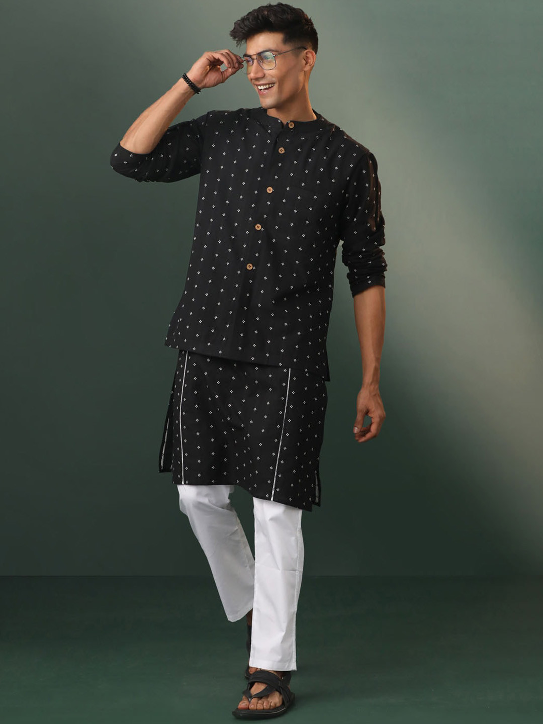 

VASTRAMAY Geometric Printed Pure Cotton Kurta With Pyjama, Black
