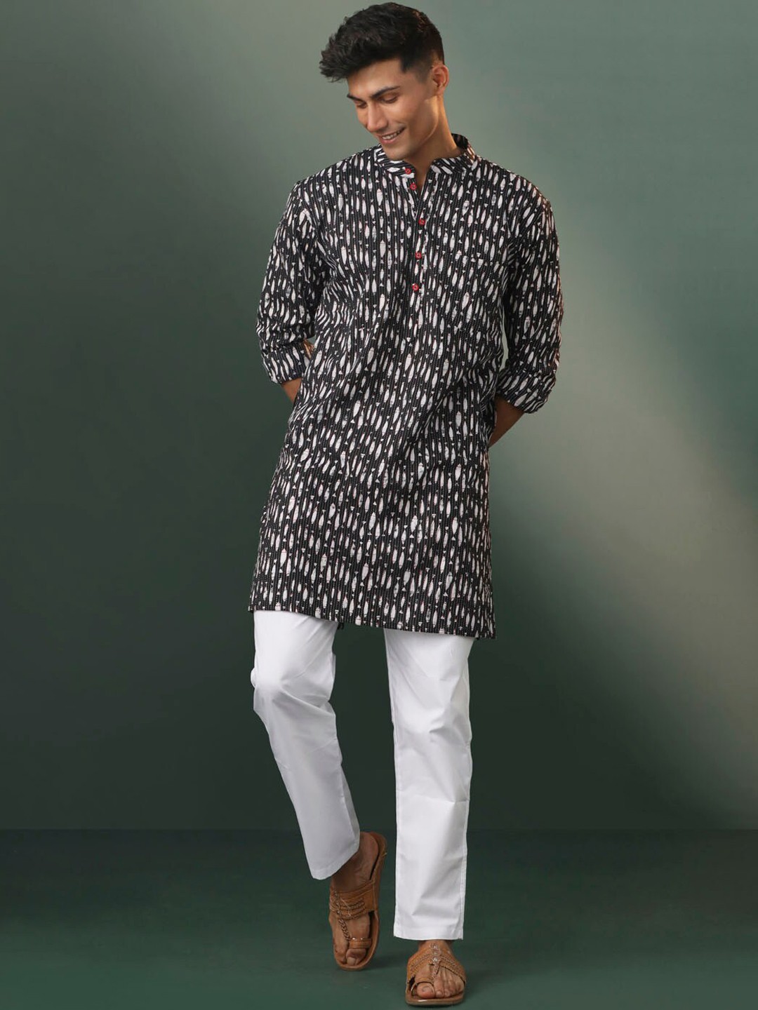 

VASTRAMAY Printed Mandarin Collar Long Sleeves Kurta with Pyjamas, Black