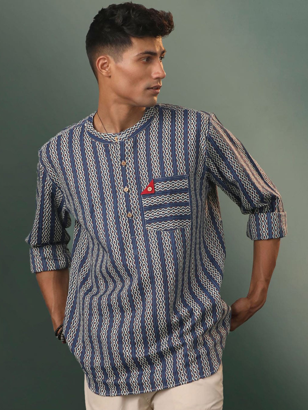 

VASTRAMAY Geometric Short Kurta, Blue